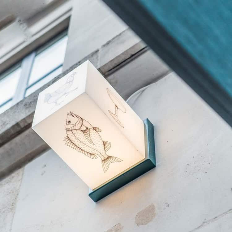 Frameless Projecting Light Box Outdoor Cube Sign
